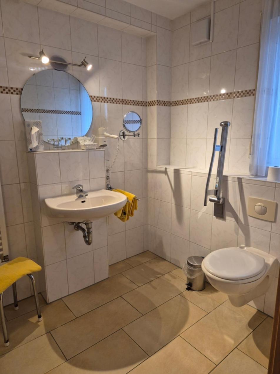 Hotel Zur Waage บัดมึนสเตอร์ไอเฟิล ภายนอก รูปภาพ