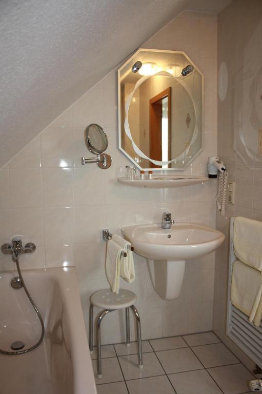 Hotel Zur Waage บัดมึนสเตอร์ไอเฟิล ภายนอก รูปภาพ